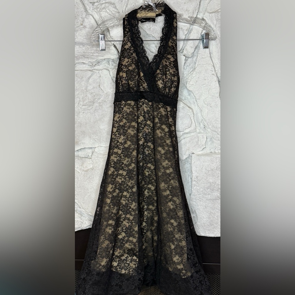 City Triangles| Juniors Black Floral Lace V-Neck Halter Dress w/Tulle Hem,Size M